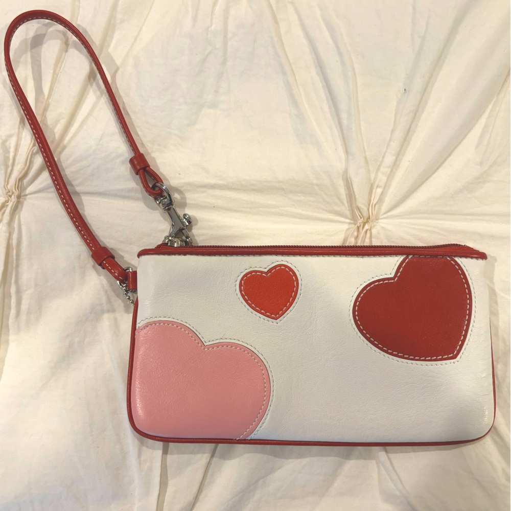Brand New Coach Vintage Heart Patch Leather Wristlet Small Handbag